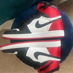 Jordan 1 Retro High Satin Black Toe